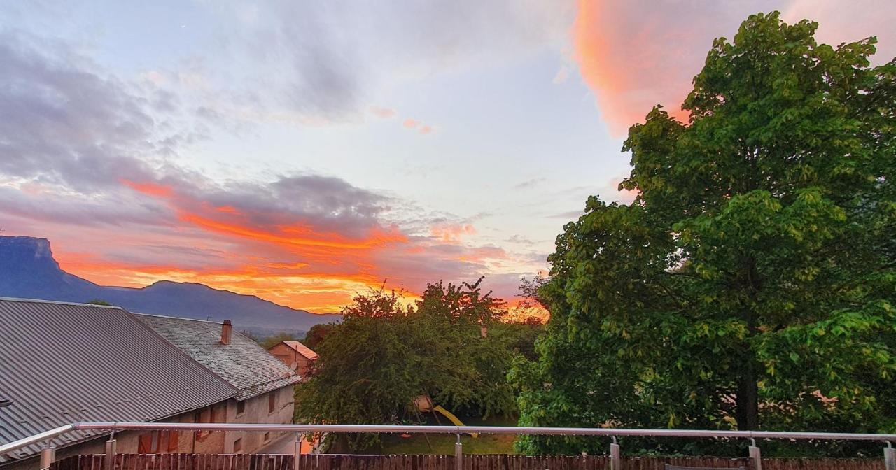 Gite Clair, Spacieux Et Cosy Avec Vue Sur Le Massif De La Chartreuse Apartment Sainte-Helene-du-Lac ภายนอก รูปภาพ